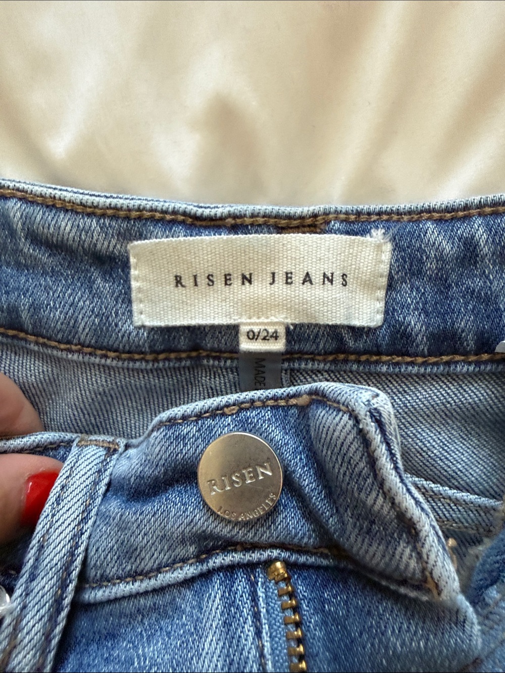NWOT women’s Risen barrel jeans - Picture 3 of 3